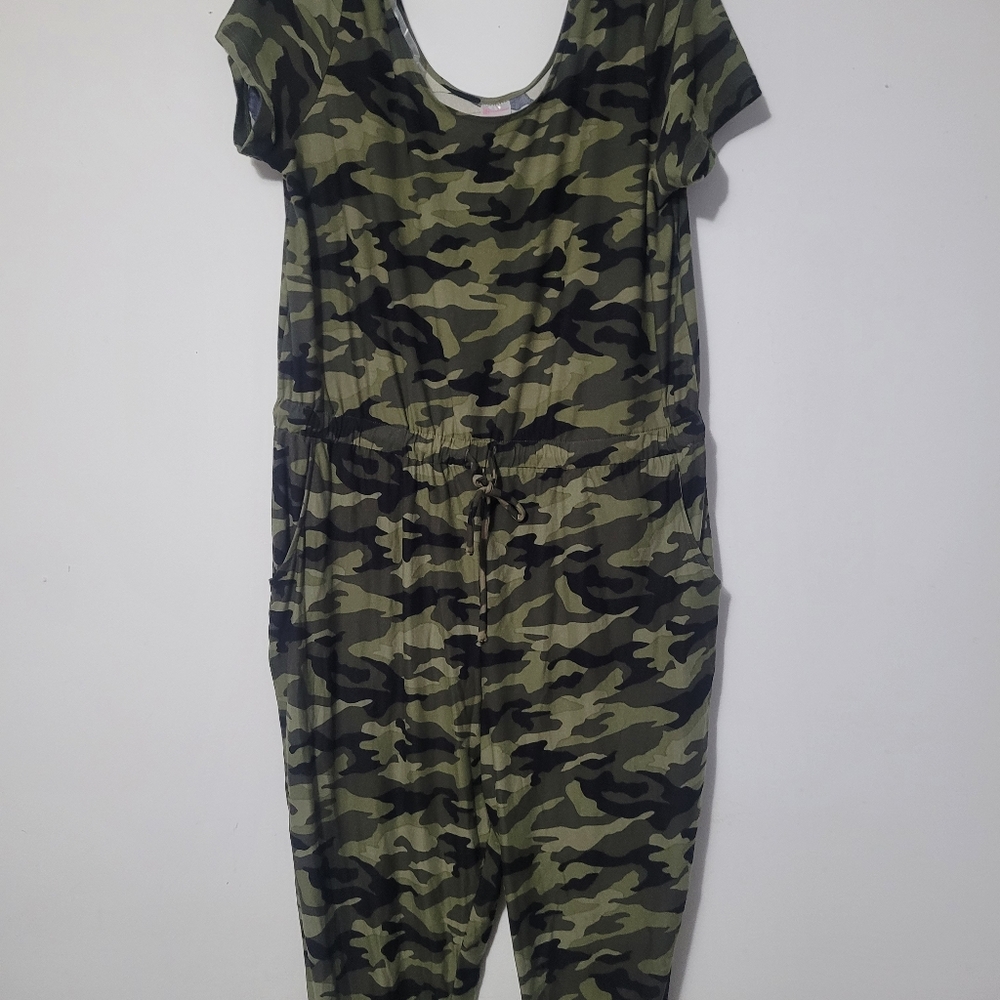 Camoflouge Short Sleeve Romper - Picture 1 of 6